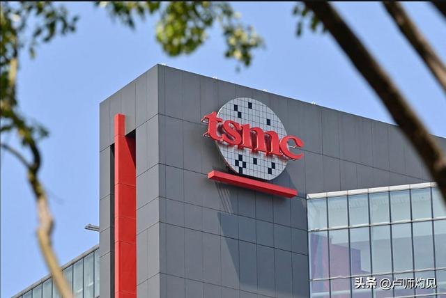 特朗普中断采访，离场去接北京电话	，中方提了个要求，与台海有关