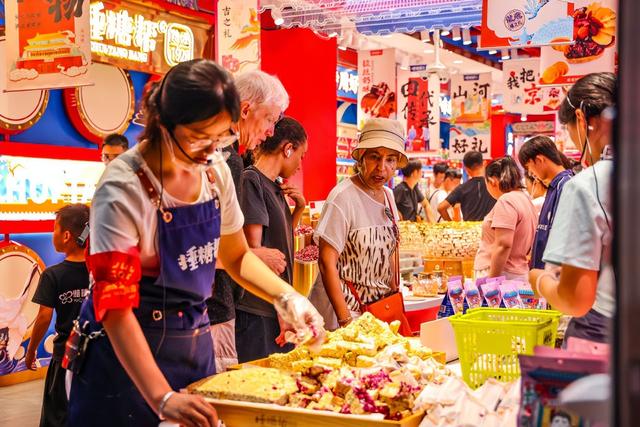 买买买！外国游客爱上“中国购”