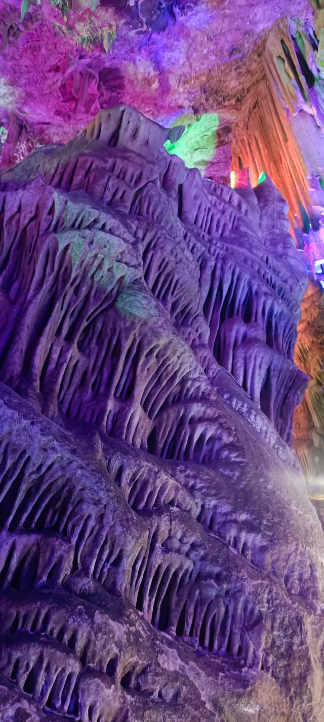 柞水溶洞七彩光与影的传奇之美