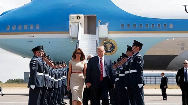 特朗普还没启程访华，中方突然公布黄金库存，美国霸权地位已不保