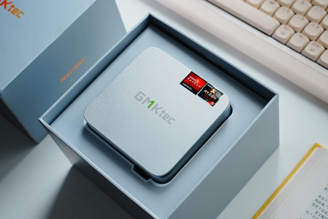 高性能满配AMD R5小钢炮，极摩客G10迷你电脑开箱评测
