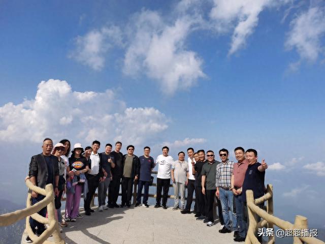 游沙城，中都草原，白石山有感而作／焦连群