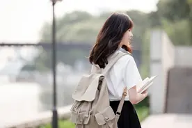 理科女生选对专业 = 赢在起跑线！理科女生的五大黄金专业图片