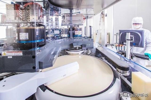 日媒报道：美国用先进芯片遏制中国，中国用成熟芯片掀起全球地震