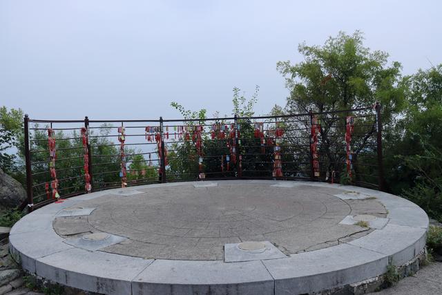 “青山依旧在，几度夕阳红”的北京香山