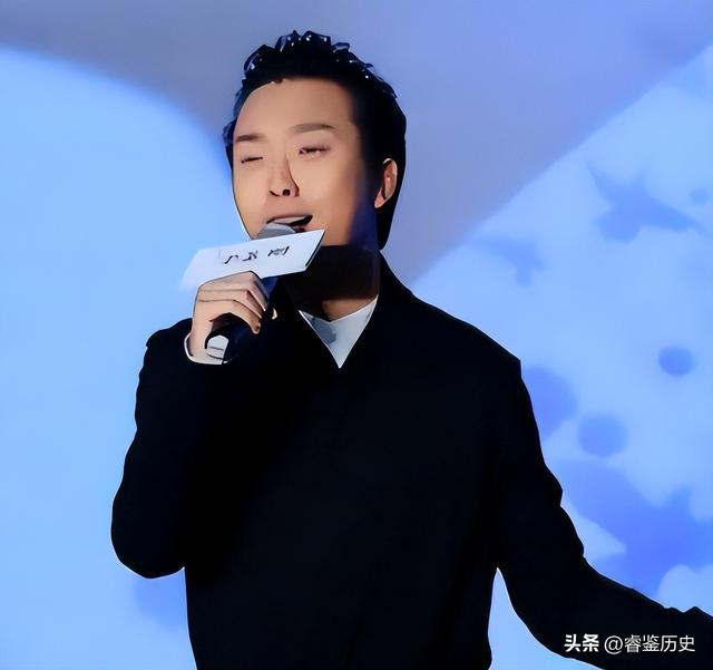 这一次，47岁的“跳梁小丑”李玉刚	，如今已彻底走上了另一条道路