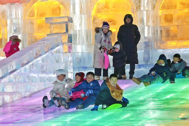 冰雪之夜演绎北国浪漫