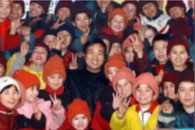 他是新疆商界的二号人物，身价超百亿，却拥有503个孩子！图片