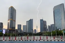 科普！广州塔为何总被闪电击中？原来是“主动引雷”图片