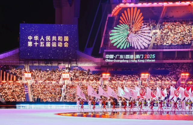 央视对郭晶晶的称呼变了，三字之差释放强烈信号，霍震霆全说对了