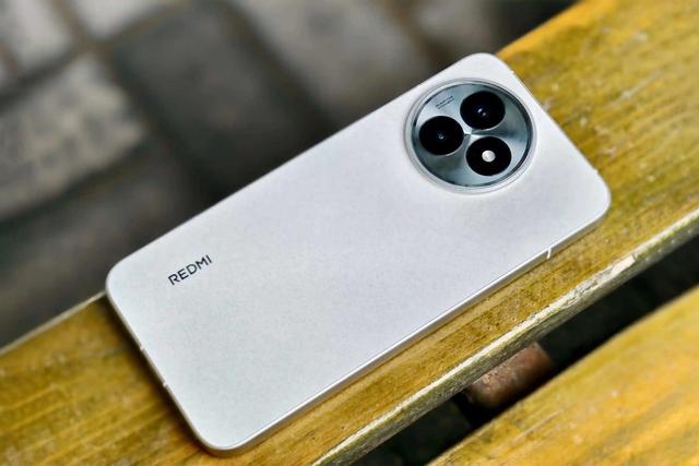 天玑9400+也才2000多？红米、一加、iQOO三款低价旗舰哪个好