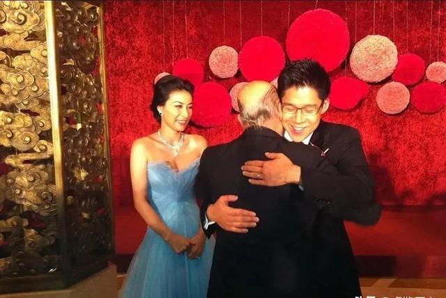 从冠军到豪门，郭晶晶代言品牌被立案，沉默1天后荒唐一幕出现