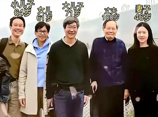 杨振宁葬礼结束，次子杨光宇发声，围绕翁帆的3个疑问，也该解开