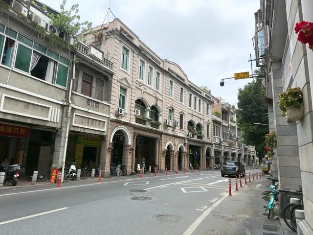 骑楼下的市井味，广州这条百年老街不到百元就能从头吃到尾