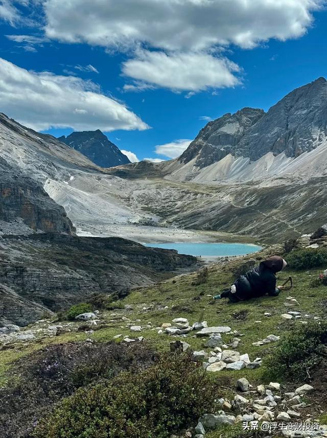 9月旅行爽翻了！避开人潮的10个宝藏地，从金黄草原到桂香园林…