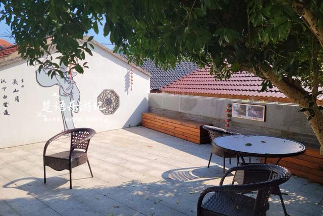 浙江宁波的幽静山村，因美女下凡洗澡而得名，湖光山色美不胜收