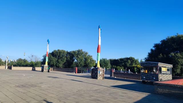 包头，溜达昆都仑河公园、湿地公园、赵长城遗址、昆都仑召、蓝伽