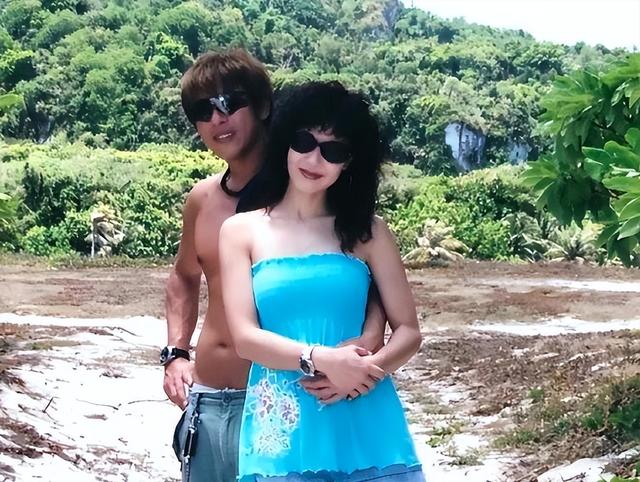 夫妻俩为了不变老，坚持31年不吃肉不生子，如今59岁近照不敢认