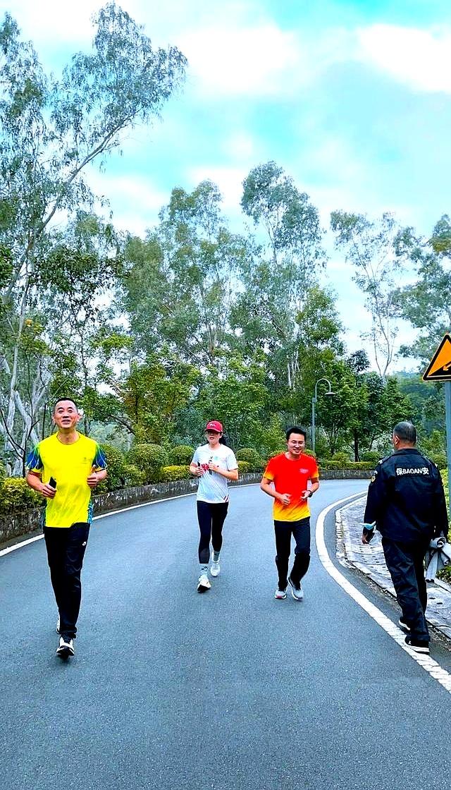 冬季跑步别瞎凑时间！选错伤肺伤关节，这个黄金时段跑舒服还安全