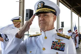 美上将率团赴华，见证中国强大海军，感叹中国制造，差距今非昔比图片