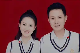 他是《父母爱情》里的大舅哥，戏外娶了小11岁的女领导，不简单！图片