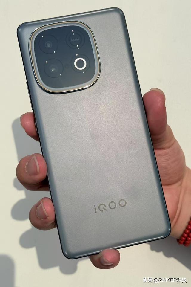 iQOO Z10 Turbo+实测：平民游戏神机，性能续航一手抓