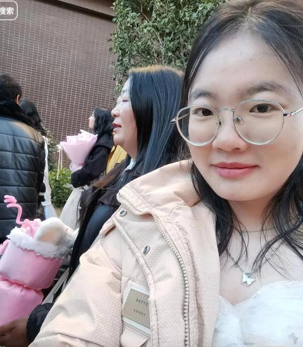 四川高考女孩杜彬洋去世！仅18岁，刚被北川医学院录取，弟弟立碑
