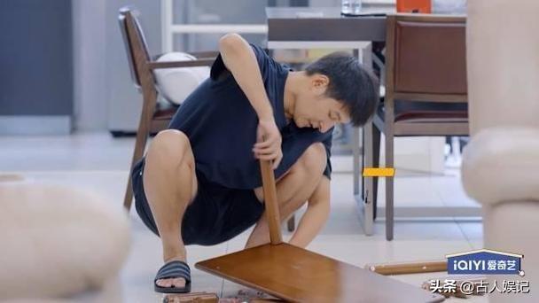 从主持人到“精神病” 无儿无女消失多年的李维嘉 48岁现状令人唏嘘