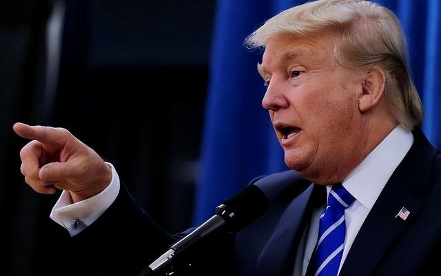 中国国防部送赖清德4个字，英媒: 特朗普中断采访	，接北京的电话