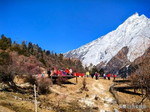 男子封山期间违规进入哈巴雪山滑坠失联，云南登山协会：遗体已被转运下山