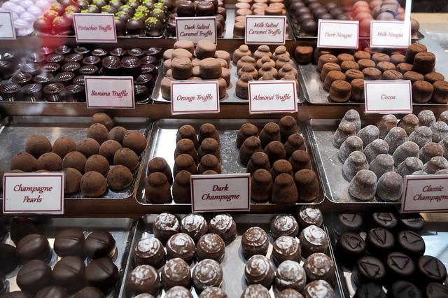 特朗普收下这份"黄金大礼"后：瑞士关税一夜降24%，背后真相惊人