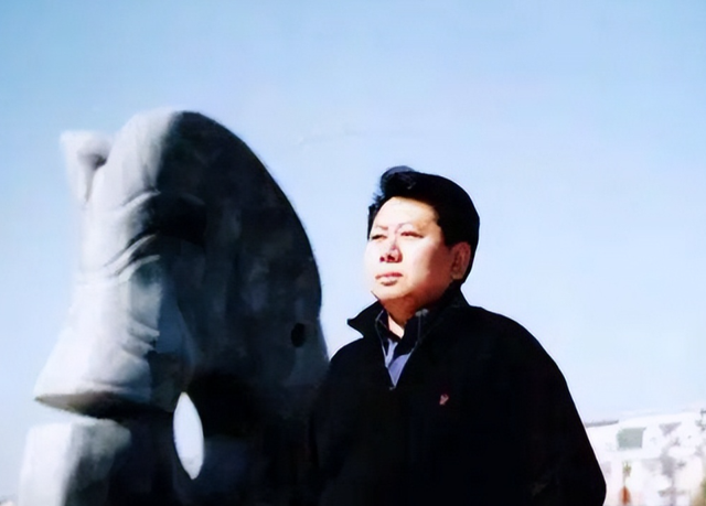 2007年沈阳大帅府门口，一台湾商人问售票员：我就不用买票了吧？