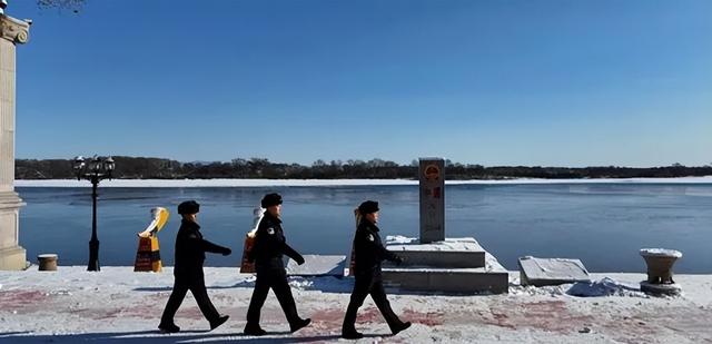 中俄界江乌苏里江虎林段进入流冰期