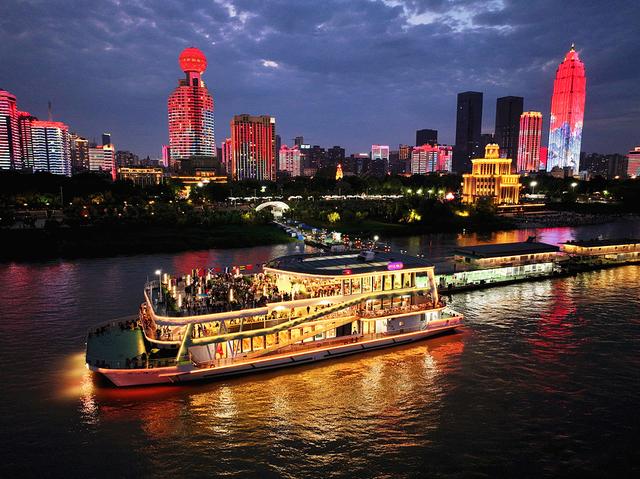历史上的武汉水多成患，现在的武汉水多旅游浪漫