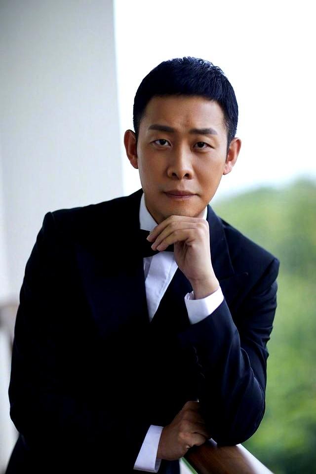 演了83部戏都没红，颜值不输靳东演技不输张译，如今47岁还在拍戏