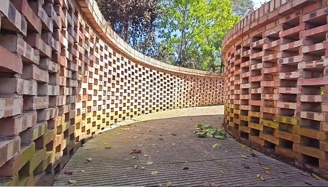 昆钢文砖园：从钢铁熔炉到文艺打卡地，又一个大观楼庾园九重门