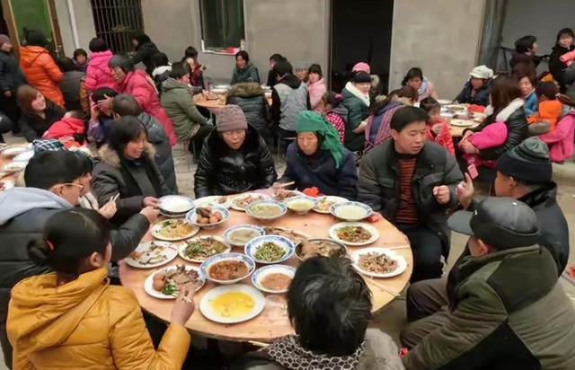 11年，内蒙一女子每晚打麻将，从来没输过钱，丈夫在地窖找到原因
