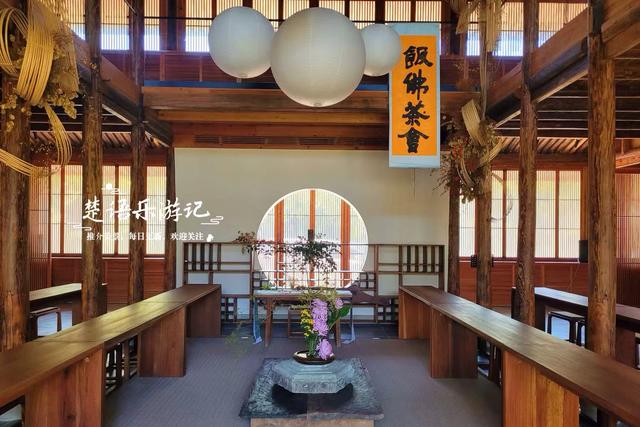 浙江宁波这座寺院得名“饭佛”，居于海岛但景色不错，适合周末游