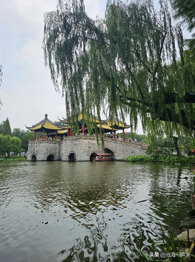 廋西湖的五亭桥，美如亭亭玉立的少女
