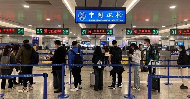 你以为航空公司靠机票赚钱？其实机票只是零头，真正的暴利揭晓