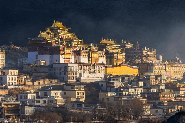 到云南游玩，去过这9个绝美古寺再离开吧！人气都超旺，祈福灵验