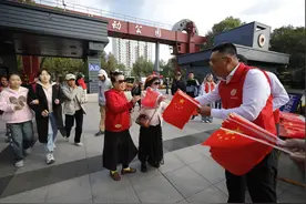 就在哈尔滨市劳动公园！2000面五星红旗免费发放图片