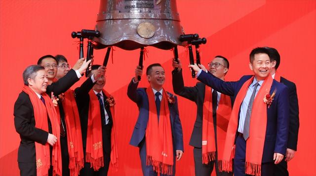 中国打破美国垄断！民企巨头领跑行业，重塑全球半导体复苏