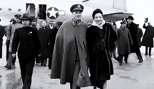 宋美龄称蒋介石“达令”是什么意思？