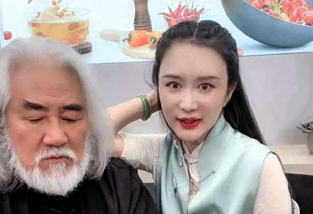 74岁张纪中被妻子嫌弃了！杜星霖吐槽：什么都玩不了，还没有情趣