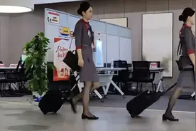 人性化！国内航司首次官宣空姐上班不再穿高跟鞋！图片
