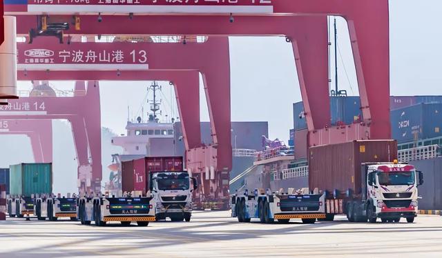 连续17年全球第一,这座城这个港真彪悍