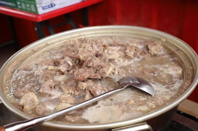 草原盛会走进城市“客厅” 达茂旗城市那达慕带来文旅新体验