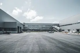 我国的工厂是否应该强制推行5天8小时工作制？图片