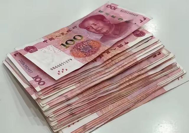 扎心拷问：你能立刻拿出1万块应急吗？它藏着普通人的生存底气